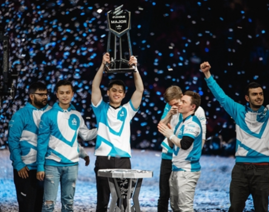 揭秘前暴雪本地化团队成员眼中的风暴英雄与翻译背后的故事