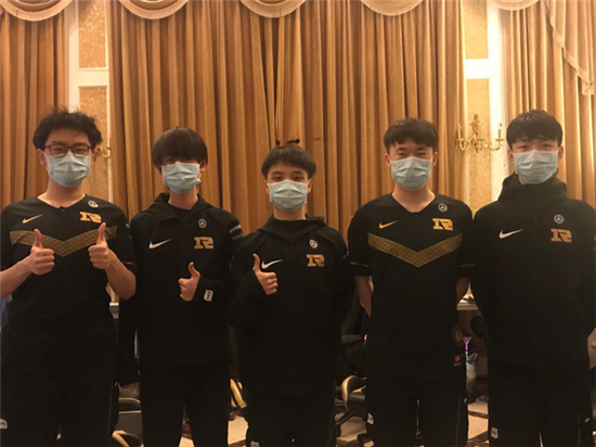 珍品传说皮肤引发玩家热议四款新作持续受欢迎